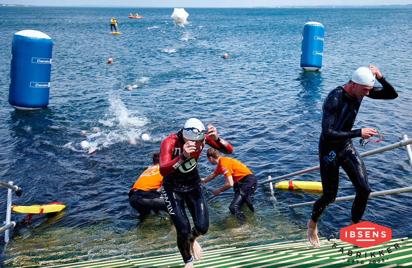 Till Aarhus Bay Triathlon gjorde sponsorerna deras brand synligt på vattnet.